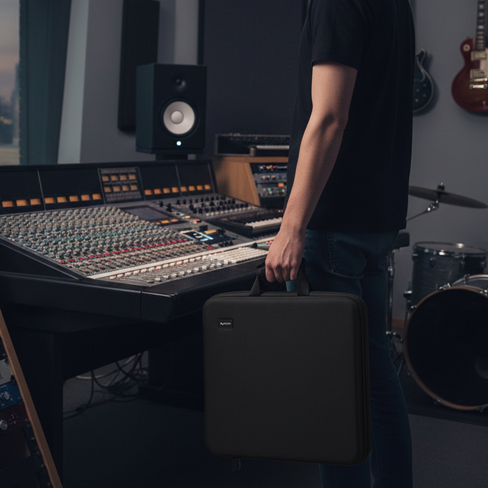 Musiin Premium Velvet Hardshell Case Compatible with Native Instruments Maschine+plus case NI MK3 Cover Drum Controller Analog Device bag with Strap