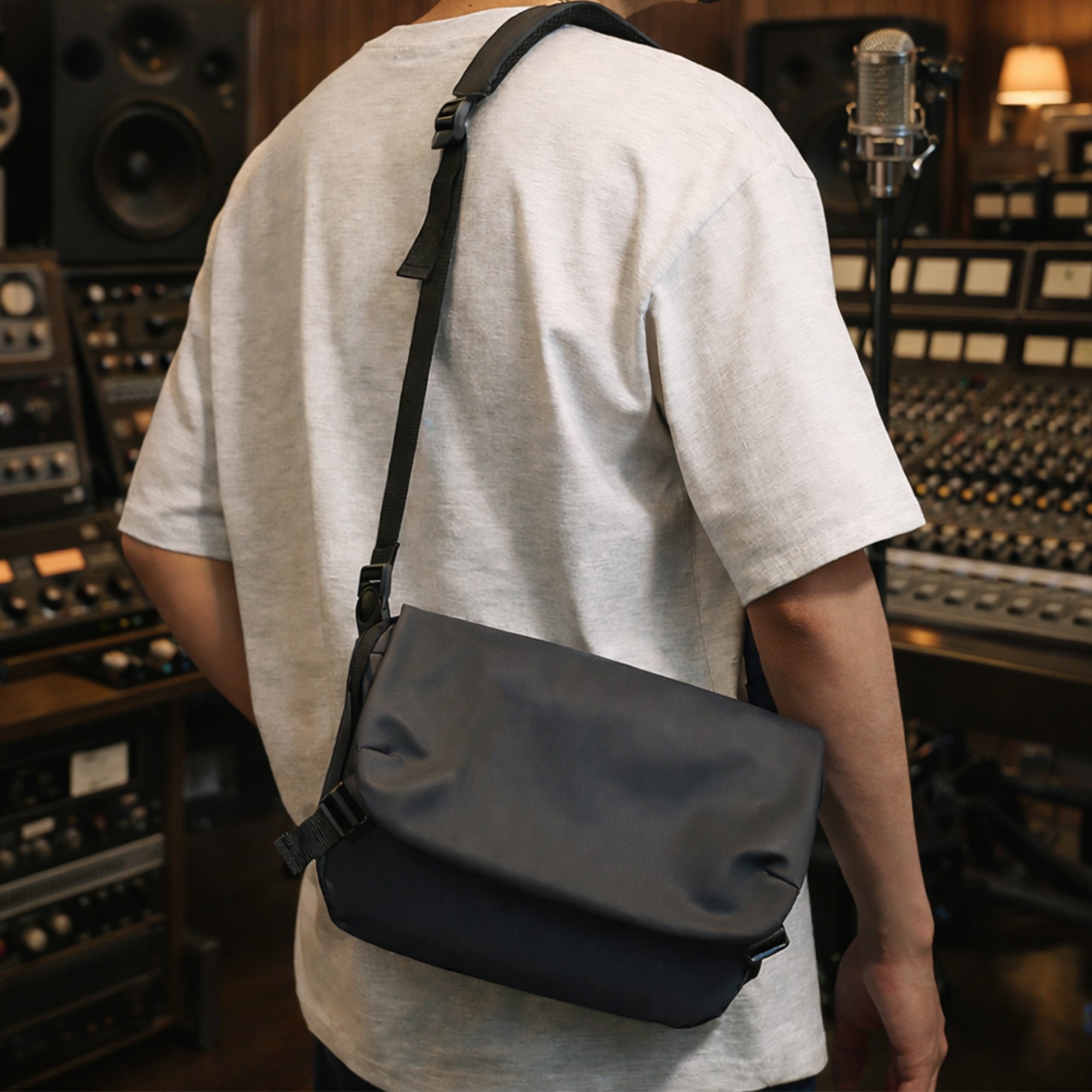 Musiin VNEX Series Audio Sampler Synth Commuter Bag Compatible with Akai MPC Sample,Teenage Engineering EP-133, Portable Sling Bag with Multi Compartments for Travel and Live Performance