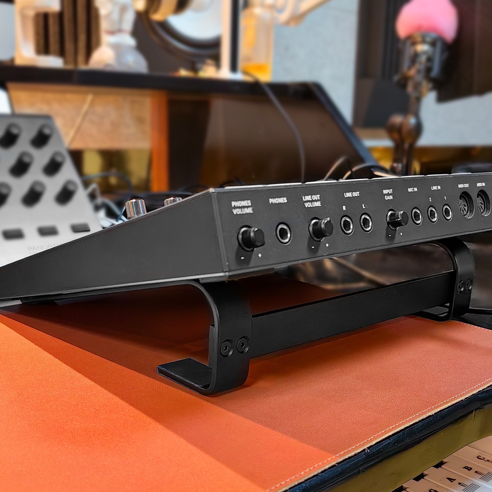 Musiin Aluminum Drum Controller Stand Portable Cooling Stand Compatible with NI Maschine Plus MK3/Ableton Push 3 (Black)