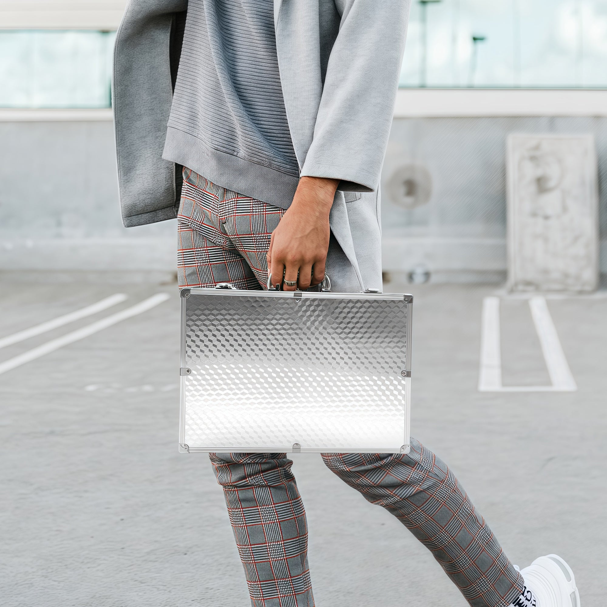 Musiin Audio Equipment Microphone Portable Case,Compatible with SM58,57,MV88,BETA58A,PGA58,Aluminum Alloy Design for Storing and Carrying Audio Gear,Wireless Mic Systems,and Camera Equipment (Silver)