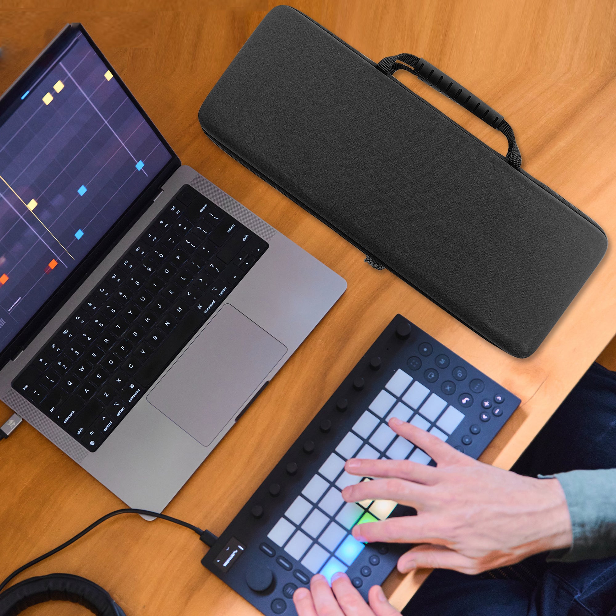 Musiin MIDI Controller Case, Compatible with Ableton Move and Arturia MicroLab MK3, Built-in Mesh Pocket and Cable Compartment, Fixed Design, Ideal for Travel and Live Performance