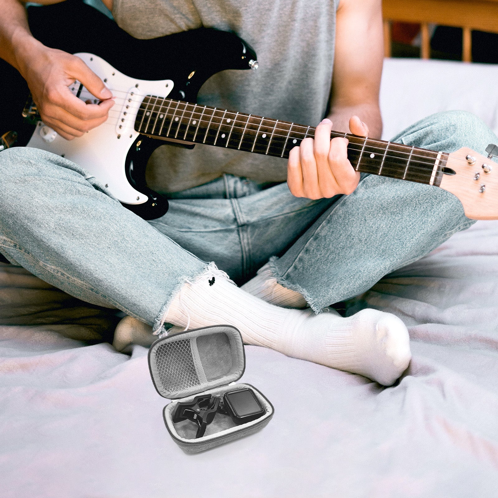Musiin Wireless Transmitter System Case Compatible with JOYO MW-2,NUX B-3 Plus Microphone Receiver, and KLIQ Clip-On, Snark SN1X /SN5X, FenderFCT-2 Guitar Tuners storage,with Mesh Pocket Carabiner