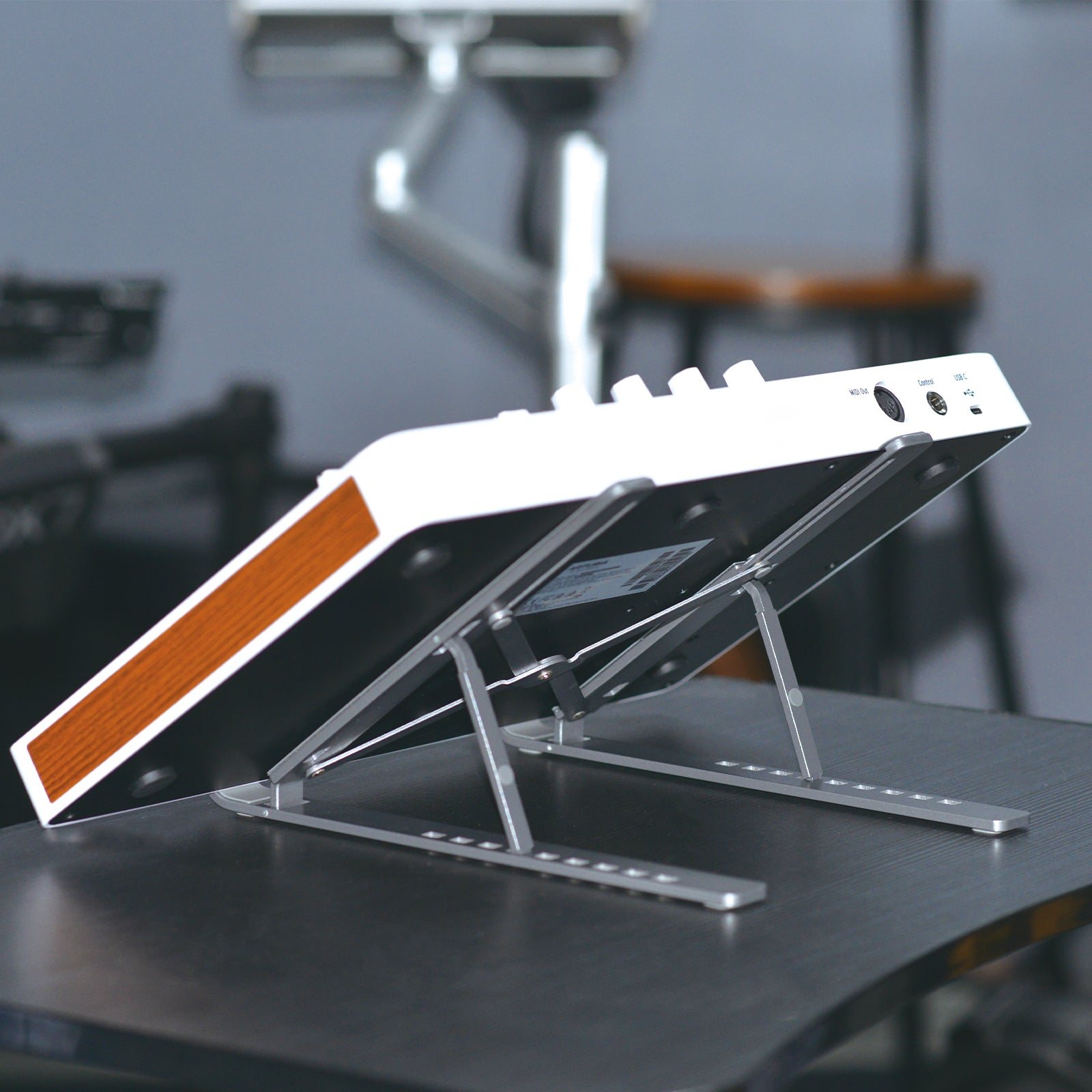 Musiin Adjustable Drum Controller Audio Device Stand Holder, Compatible with Native Instruments Maschine Plus Mk3