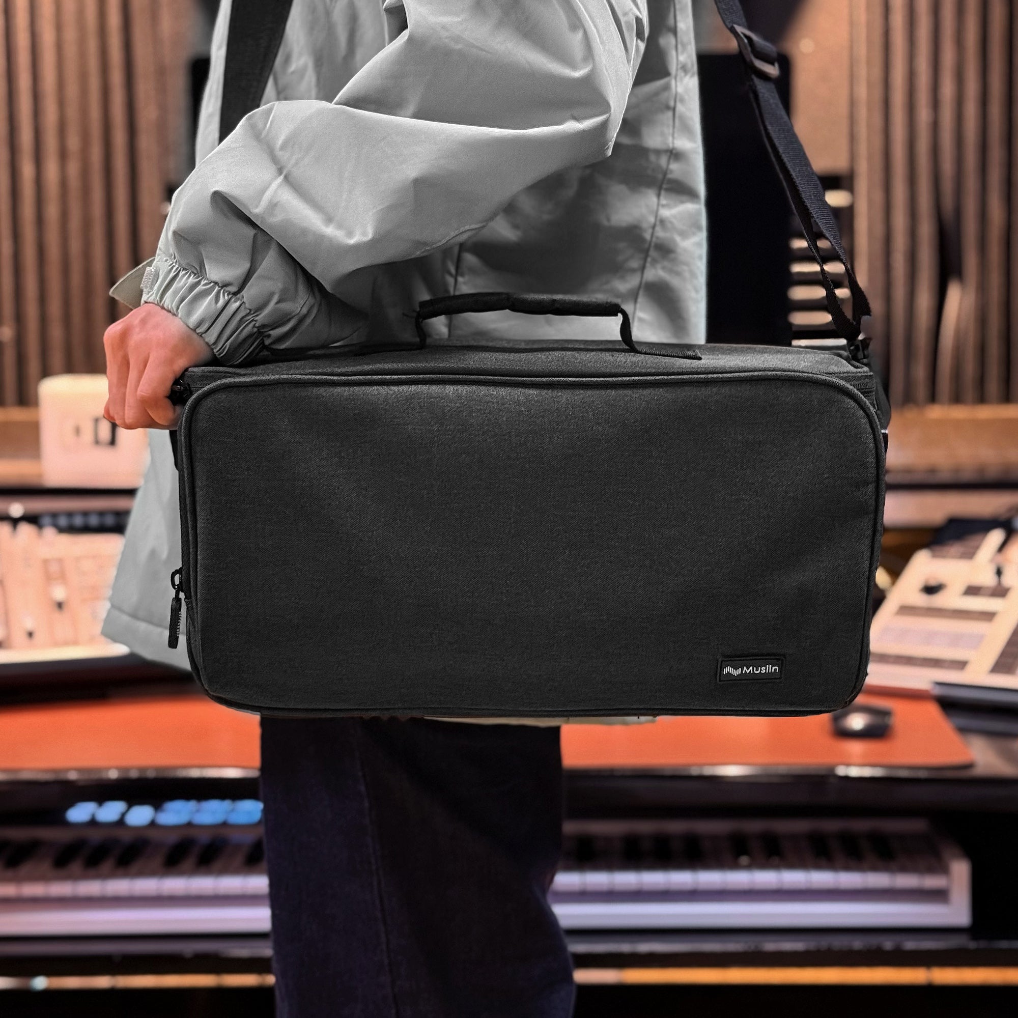 Musiin Digital Mixer Bag Bluetooth Speake commuter bag Compatible with Behringer XR18,XR12,XR16,Sony ULT FIELD 5,FIELD 3,JBL Xtreme 4,Bose SoundLink Max,Yamaha THR5/5A, Essential for Daily protect