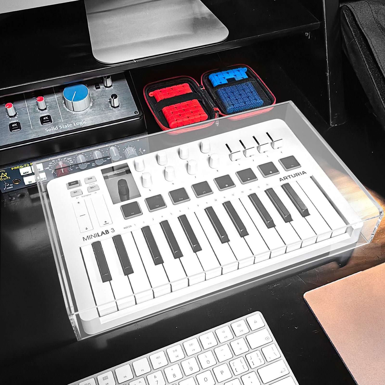 Musiin Premium Acrylic Midi Keyboard dust Cover Reserved Wire Trough, Waterproof and dustproof, Compatible with Arturia MiniLab 3 Keyboard Protective